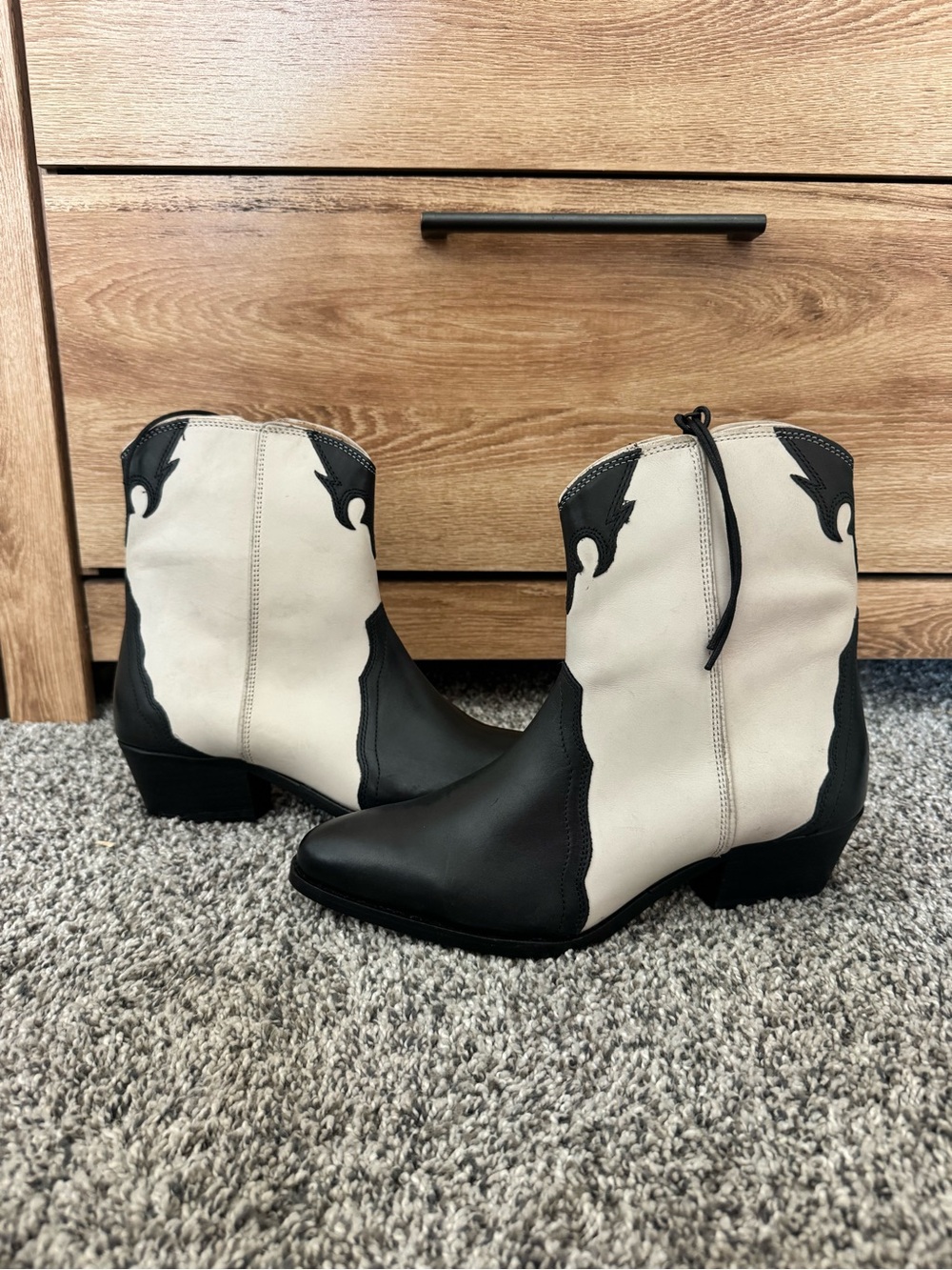 Free People Two-Tone Black and Cream Western Ankle Boots 38.5